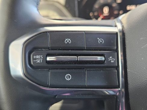 Used 2025 GMC Yukon Denali w/ Sun & Power Step Package image 16