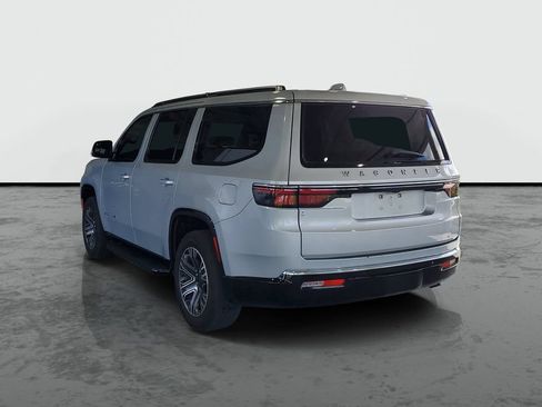 Used 2022 Jeep Wagoneer Series III RWD image 3
