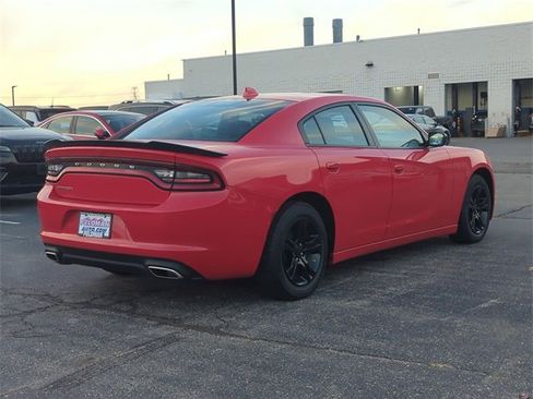 Used 2023 Dodge Charger SXT image 3