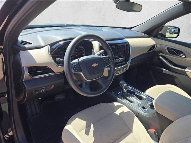 Used 2023 Chevrolet Traverse LS FWD image 10