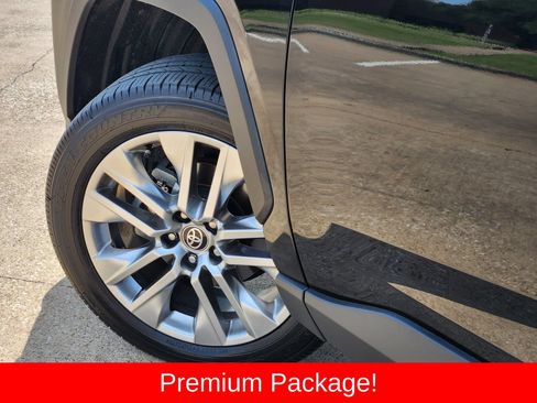 Used 2025 Toyota RAV4 XLE Premium FWD image 17