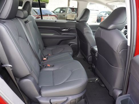 New 2026 Toyota Grand Highlander FWD image 7