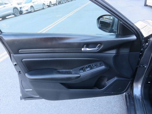 Used 2021 Nissan Altima 2.5 S FWD image 27