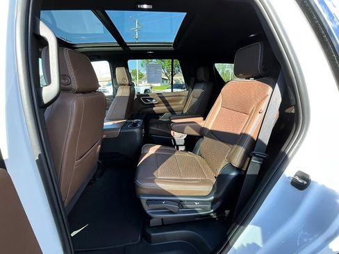 Used 2023 Chevrolet Tahoe High Country AWD/4WD image 33
