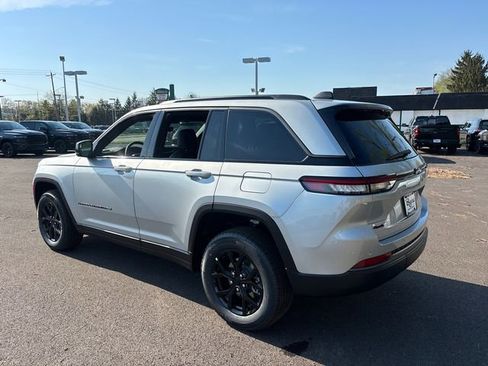 New 2026 Jeep Grand Cherokee 4WD image 4