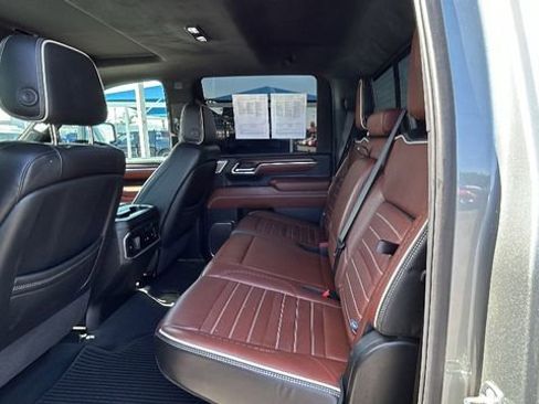 Used 2024 GMC Sierra 2500 Denali Ultimate image 15