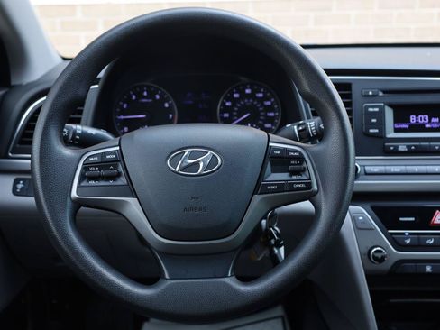 Used 2017 Hyundai Elantra SE FWD image 28
