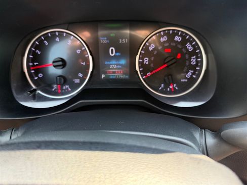 Used 2020 Toyota RAV4 LE FWD image 16