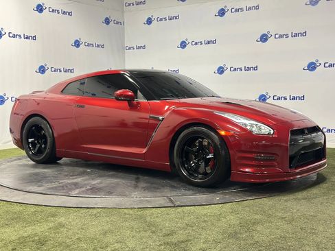 Used 2015 Nissan GT-R Premium AWD/4WD image 2