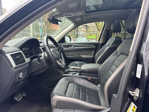 Used 2022 Volkswagen Atlas SEL Premium image 5