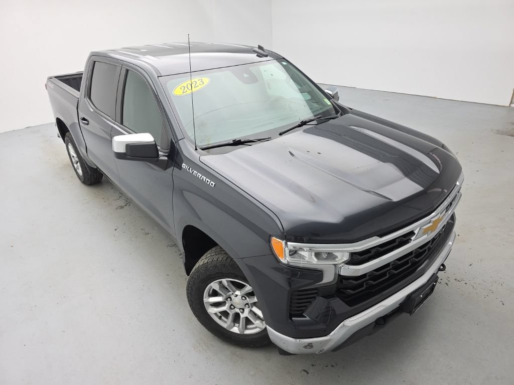 Used 2023 Chevrolet Silverado 1500 LT AWD/4WD image 2