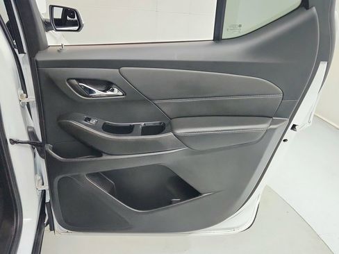 Used 2023 Chevrolet Traverse LT FWD image 26