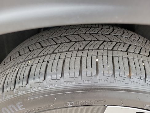 Used 2025 Nissan Kicks SR w/ Illumination Package image 27