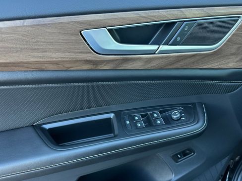 New 2026 Volkswagen Atlas SE FWD image 9