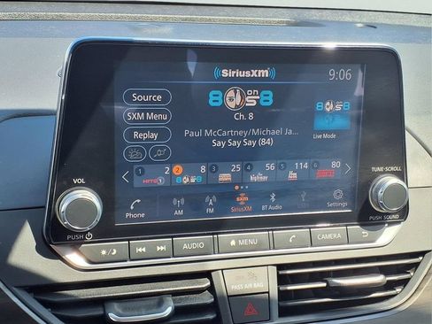 Used 2025 Nissan Altima 2.5 SV FWD image 10
