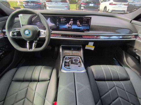 Used 2026 BMW i7 xDrive60 w/ Executive Package AWD/4WD image 16