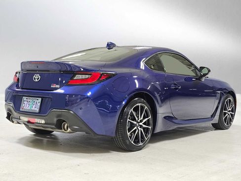 Used 2023 Toyota GR86 image 3
