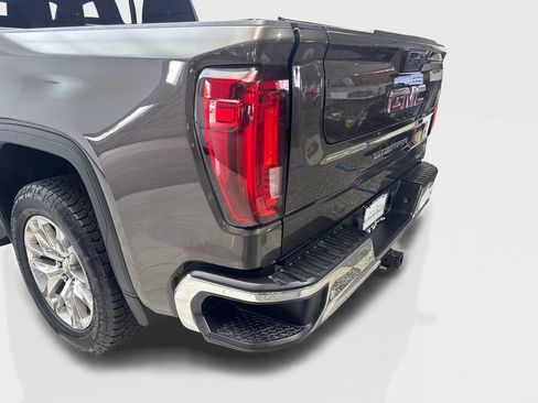 Used 2020 GMC Sierra 1500 SLT RWD image 19