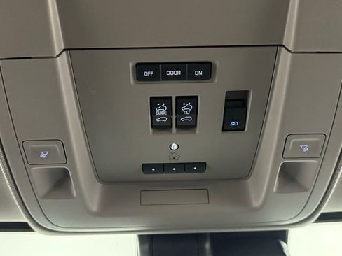 Used 2019 Chevrolet Silverado 2500 High Country w/ Duramax Plus Package image 32