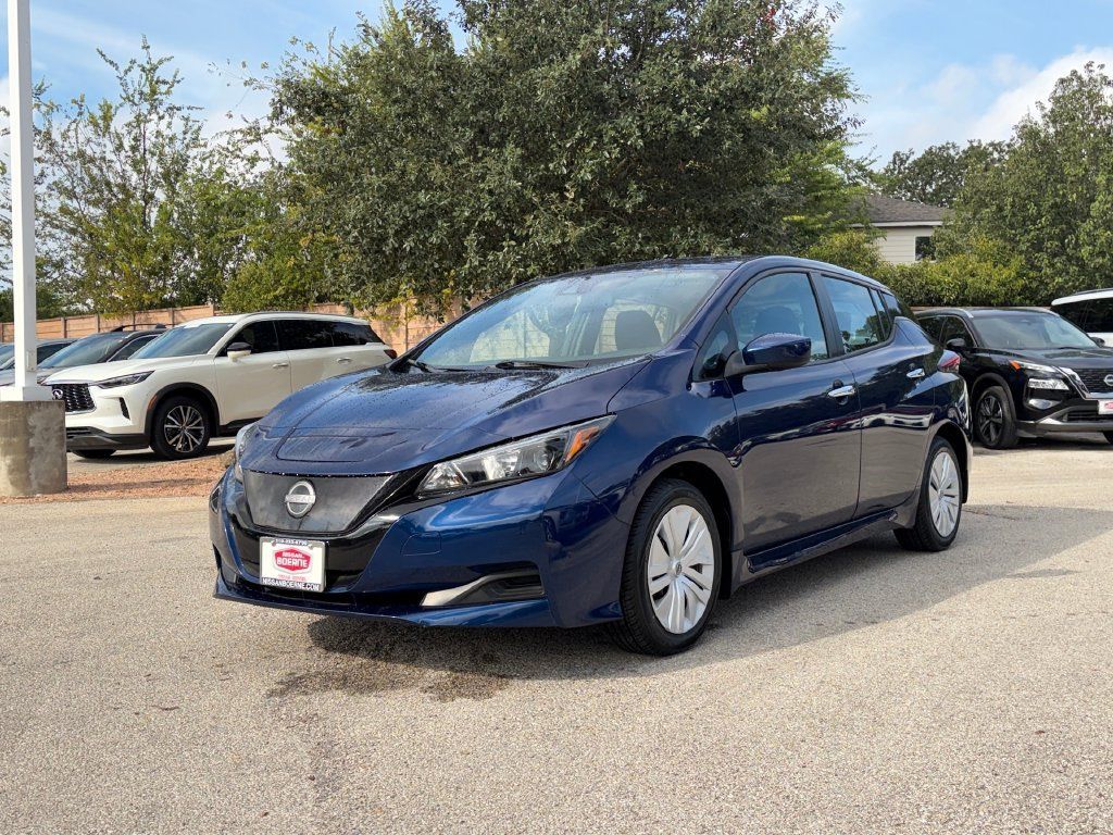 Used 2025 Nissan Leaf S FWD image 7