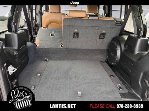 Certified 2022 Jeep Wrangler Unlimited Sahara w/ Cold Weather Group image 17