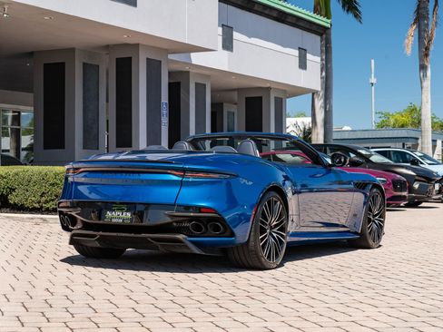 Used 2022 Aston Martin DBS Superleggera Volante RWD image 42