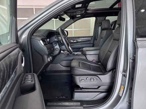 Certified 2023 GMC Yukon Denali w/ Denali Reserve Package AWD/4WD image 11