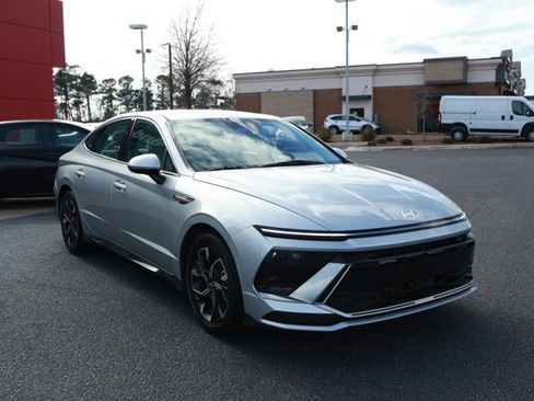 Used 2024 Hyundai Sonata SEL image 3