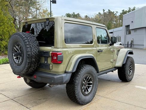 Used 2025 Jeep Wrangler Rubicon AWD/4WD image 13
