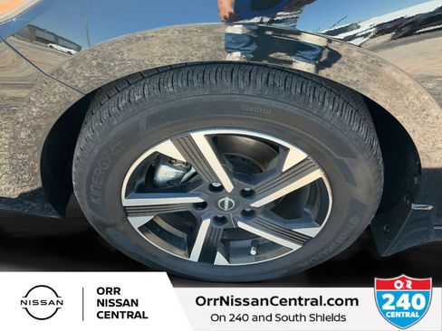 Used 2025 Nissan Sentra SV w/ Trunk Package image 9