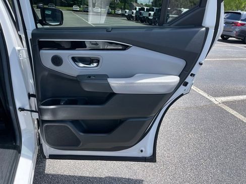 Used 2025 Honda Pilot Touring image 34