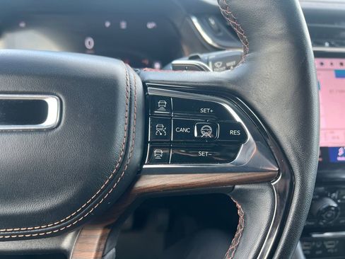 Used 2023 Jeep Grand Cherokee L Summit w/ High Altitude Package image 11