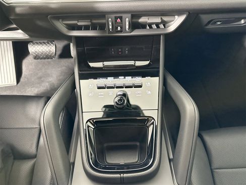 New 2026 Porsche Cayenne image 25