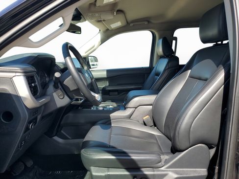 Used 2024 Ford Expedition Max XLT image 13