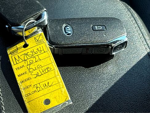 Used 2021 Kia Seltos SX w/ SX Sunroof Package image 23