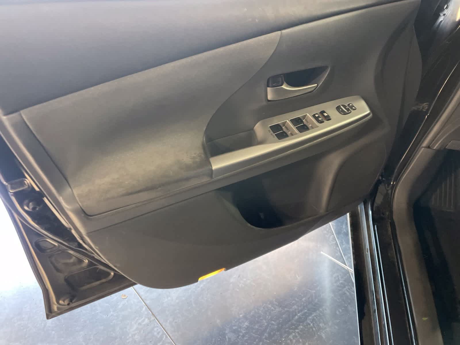 Used 2012 Toyota Prius V Three w/ Preferred Accessory Pkg FWD image 22