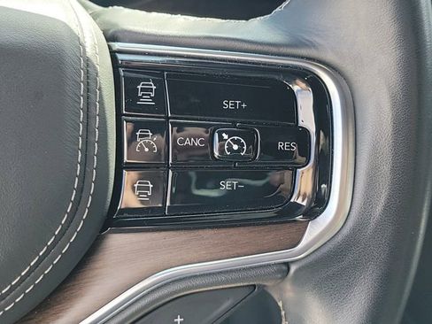 Used 2022 Jeep Grand Wagoneer Series II w/ Premium Group II image 33