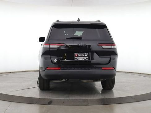 Used 2025 Jeep Grand Cherokee L Laredo AWD/4WD image 11