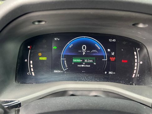 Used 2025 Toyota Camry SE FWD image 23