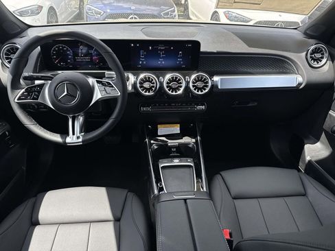 New 2026 Mercedes-Benz GLB 250 image 7