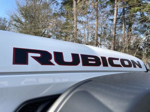 Certified 2022 Jeep Gladiator Rubicon w/ Cold Weather Group image 50