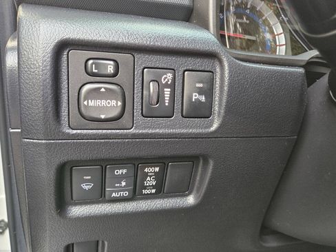 Used 2018 Toyota 4Runner Limited AWD/4WD image 29