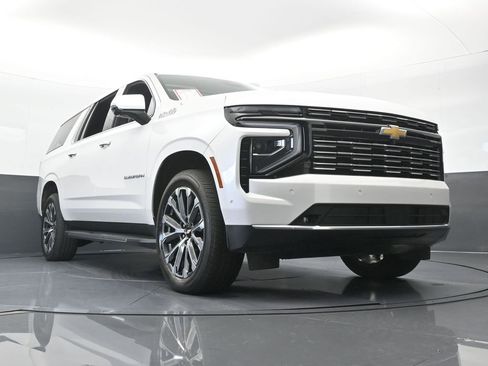 Used 2025 Chevrolet Suburban High Country w/ Sun And Tow Package RWD image 73