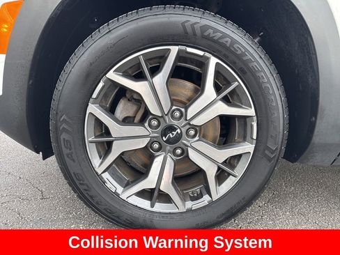 Used 2023 Kia Seltos EX image 11