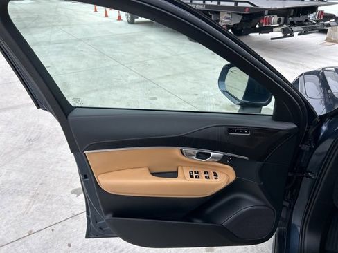 Used 2024 Volvo XC90 B6 Ultimate w/ Lounge Package image 25