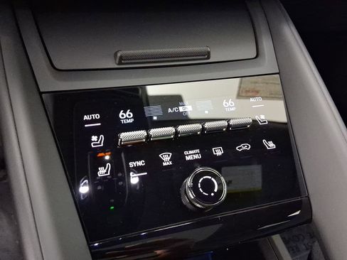 New 2025 Porsche Macan Electric image 29