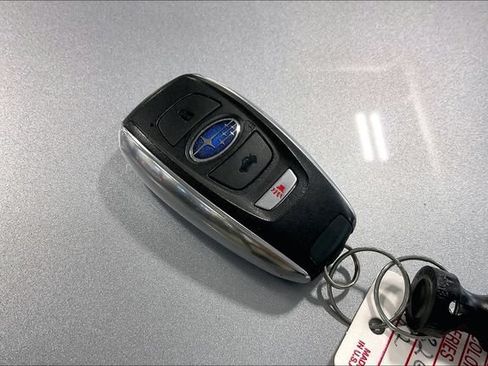 Used 2025 Subaru Outback Premium AWD/4WD image 11