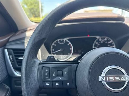 Used 2023 Nissan Rogue SV AWD/4WD image 10