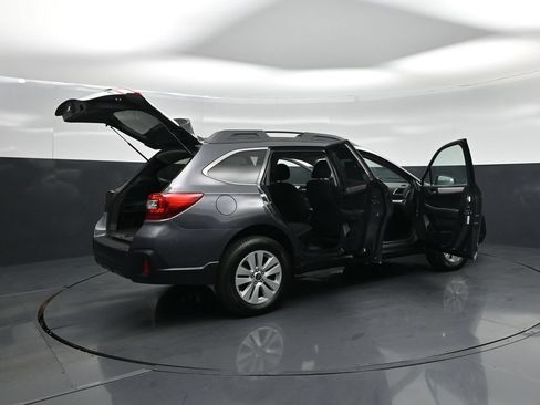 Used 2019 Subaru Outback 2.5i Premium AWD/4WD image 5