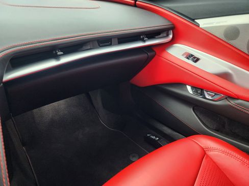 Used 2024 Chevrolet Corvette Stingray Preferred Cpe w/ 2LT image 33